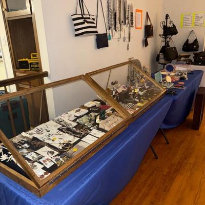 Sale Photo Thumbnail #43