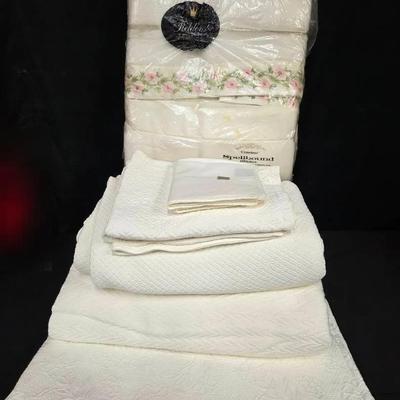 White Queen Bed Linens Including Embroidered Floral blanket 