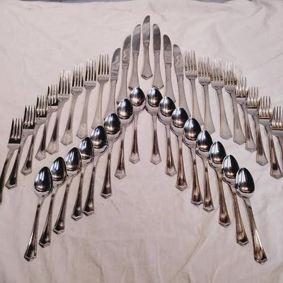 31-Pc Wallace Silversmiths Flatware Lot - 18/8 Stainless Japan