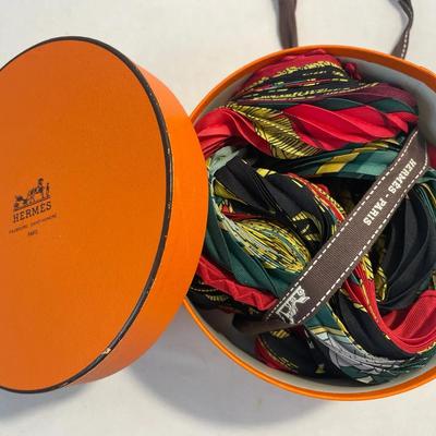 BRAND NEW Still In Box Hermes Carre 90 100% Silk French Scarf 