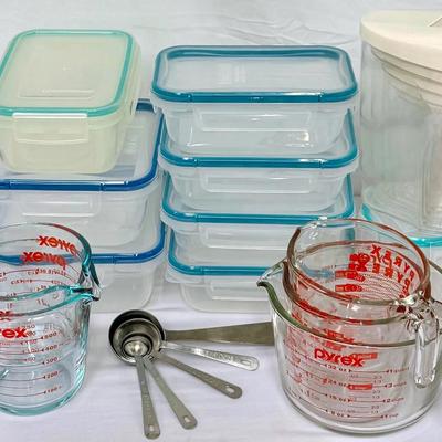 Kitchen Storage Lot: Snapware Airtight Containers + Glass Pyrex Measuring Cups & Spoons 