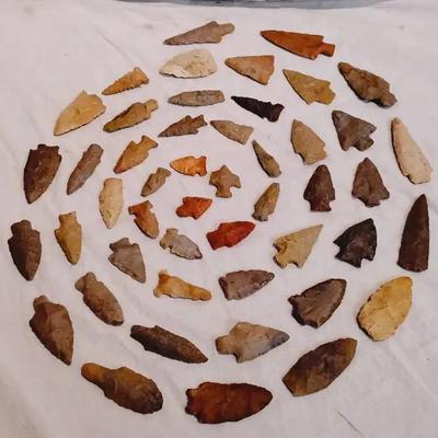 Collection of Mixed Stone Projectile Points / Arrowheads Artifacts