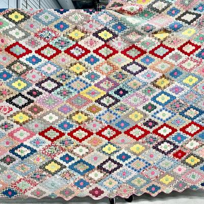 Beautiful, Large “Grandmother’s Flower Garden” Quilt 78x93” 