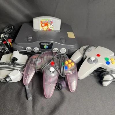 Nintendo 64 And Controllers