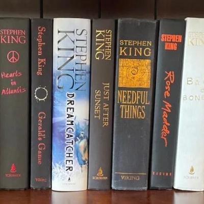Collection Of Stephen King Books (12)