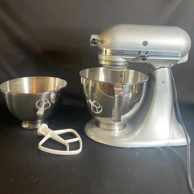 KitchenAid Mixer in Silver