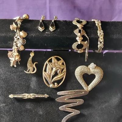 All 925/Sterling Flower Heart & Cat Brooch, Bracelet w/ Safety Chain, Black Inlay Earrings 