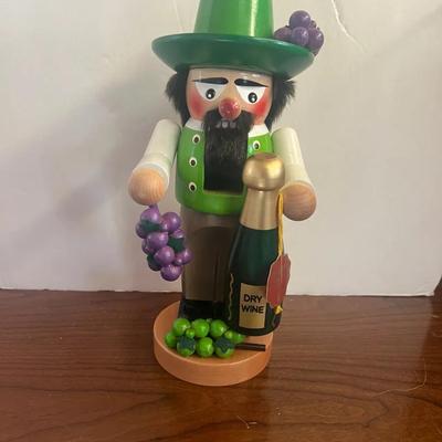 Steinbach Christmas Nutcracker Wine Bottle Grapes 