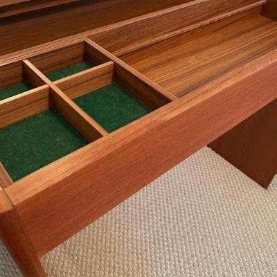 Sale Photo Thumbnail #468