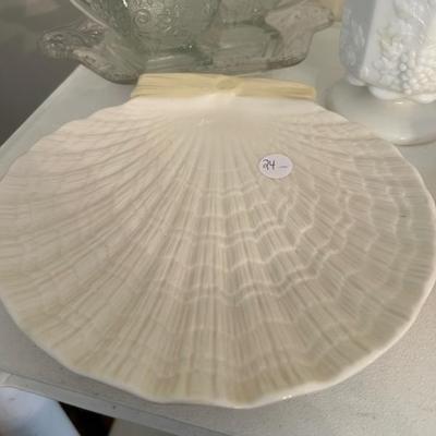 Sale Photo Thumbnail #126: Vintage Belleek Irish porcelain shell dishes. 2 available. 
