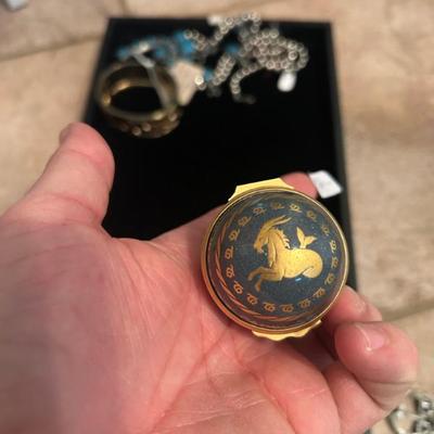 Sale Photo Thumbnail #245