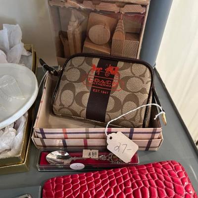 Sale Photo Thumbnail #425