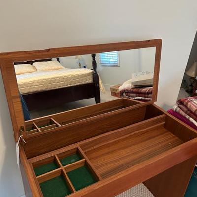 Sale Photo Thumbnail #467