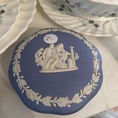 Sale Photo Thumbnail #144: Vintage Wedgwood covered dish. Made in England. 