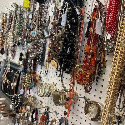 Sale Photo Thumbnail #25