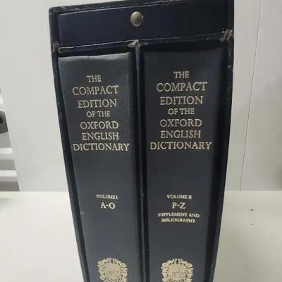 Oxford English Dictionary 1971 Vols 1 & 2 in case w/ Magnifying Glass 