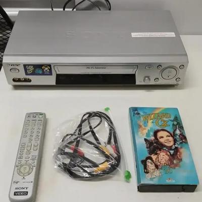 Classic Movie Night!!! Sony VHS Player w/ Remote + 50th Anniversary “The Wizard of Oz” VHS Tape