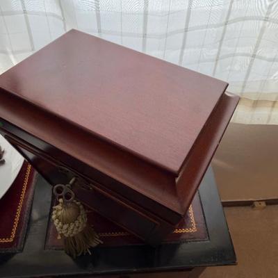 Sale Photo Thumbnail #187