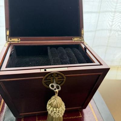 Sale Photo Thumbnail #183