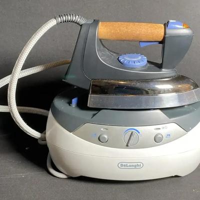 DeLonghi Ironing System With Boiler 