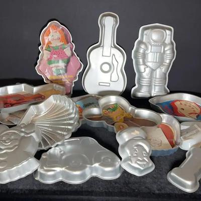 "Wilton" Assorted Themed Baking Pans