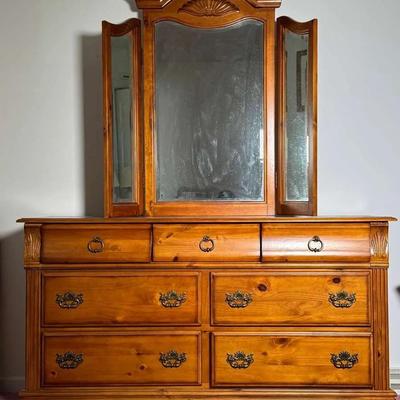 Dresser With Mirror
