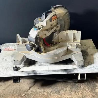 Craftsman Saw With Table Support