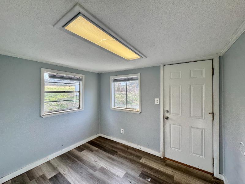 Sale Photo Thumbnail #29