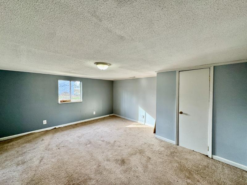 Sale Photo Thumbnail #27