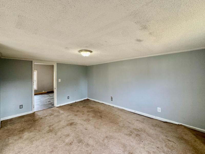 Sale Photo Thumbnail #28