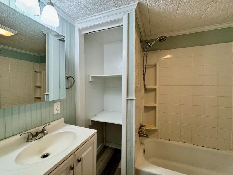 Sale Photo Thumbnail #22