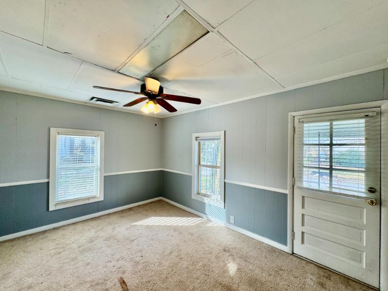 Sale Photo Thumbnail #24