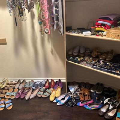 Women's shoes & accessories