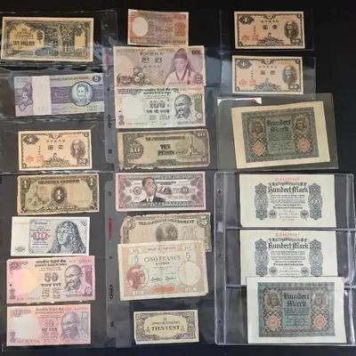 Group of 20 Foreign Notes and 1 Obama Novelty Note