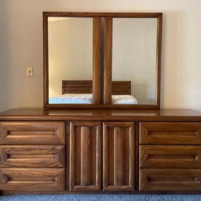 Lane Arcadia Dresser With Mirror 