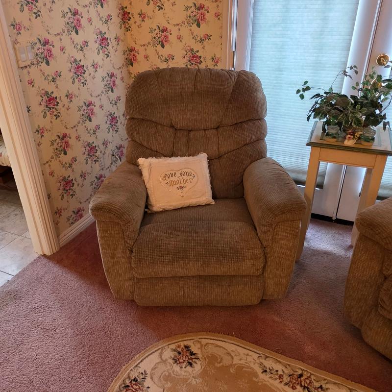 Sale Photo Thumbnail #102