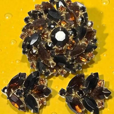 Topaz and black rhinestone high domed brooch and matching earrings se