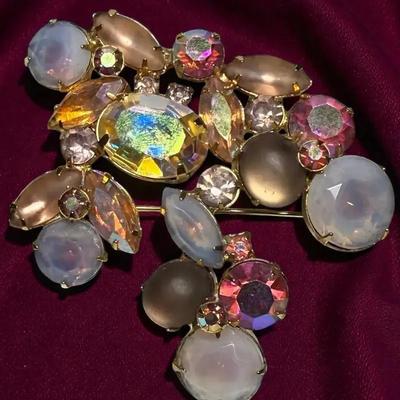 Kramer rhinestone brooch