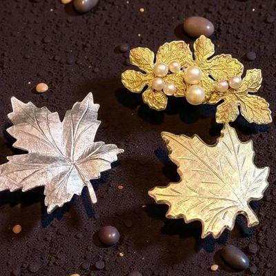 Leaf pins canadian others