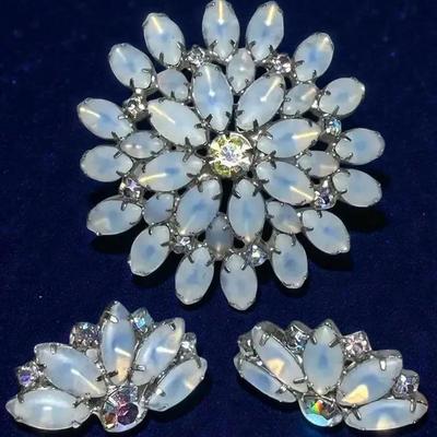 Blue opalescent brooch earrings