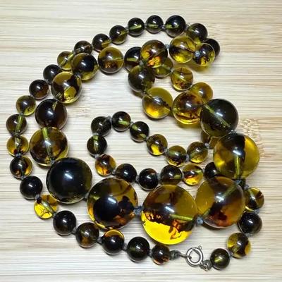 Graduated amber beaded necklace