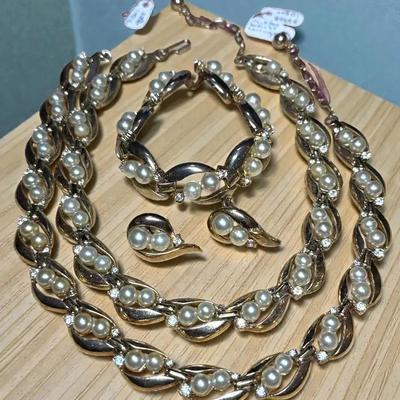 Trifari necklaces bracelet & earrings