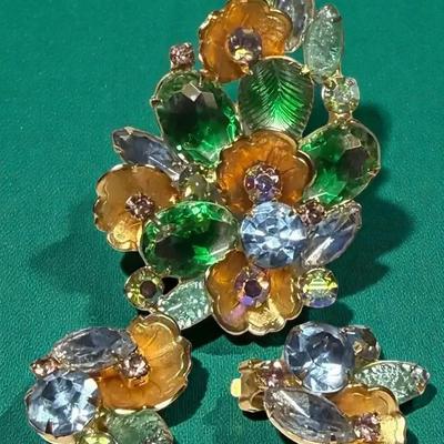 Juliana molded rhinestone brooch earrings