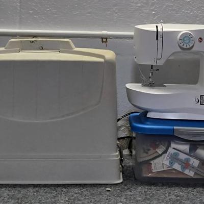 Singer M1500 Sewing Machine + (B)