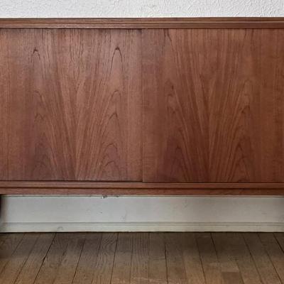 Sideboard w/ Teak Veneer (DR)
