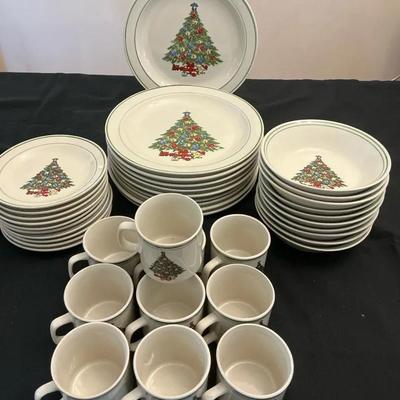 Stoneware Christmas Tree Dinnerware 40 Piece Set