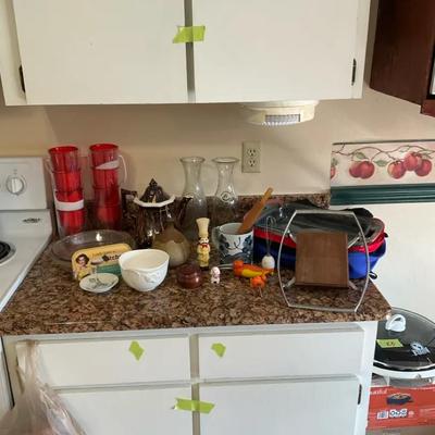 Retro Kitchen, Including Pyrex Items