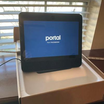 Portal From Facebook 10” Touchscreen