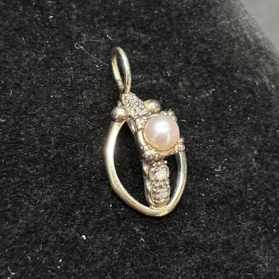 14K Gold Pearl & Diamond Pendant | Stamped 14K | 3g Total Weight