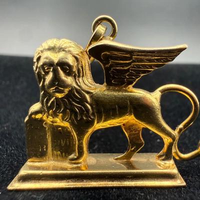 18K Gold Winged Lion Pendant / Charm | Professionally Evaluated | 7.81g